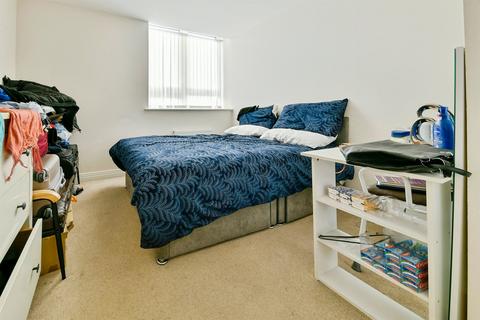 2 bedroom flat for sale, Swingate, Stevenage