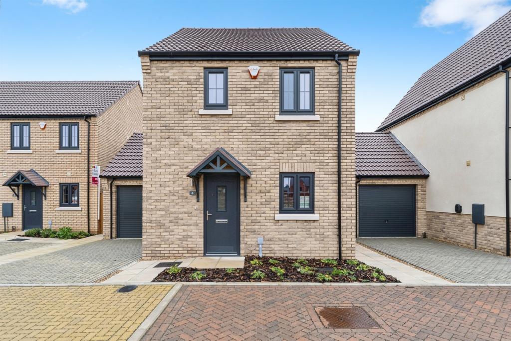 3 bedroom detached house for sale