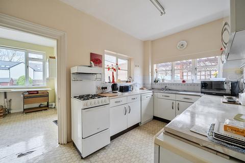 5 bedroom semi-detached house for sale, Bath Road, Maidenhead