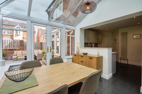 4 bedroom detached house for sale, Trafalgar Gardens, Morley, Leeds