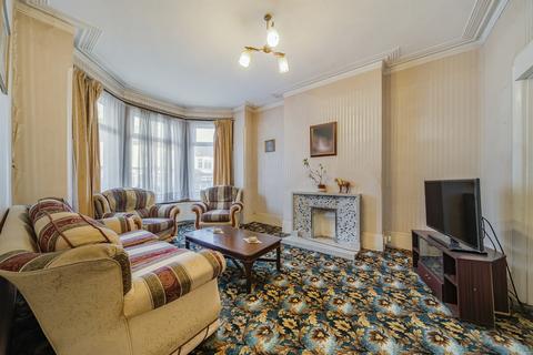 3 bedroom terraced house for sale, Woodside Road, London