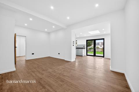 6 bedroom semi-detached house for sale, Bramber Road, London