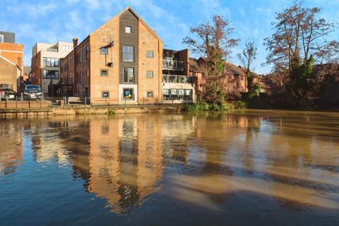 1 bedroom ground floor flat for sale, Lyons Crescent, Tonbridge