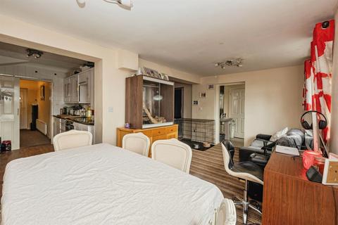 3 bedroom semi-detached house for sale, Gallwey Road, Weymouth