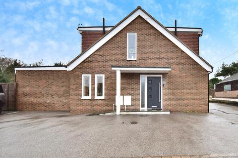 2 bedroom detached house for sale, Annie Road, Snodland