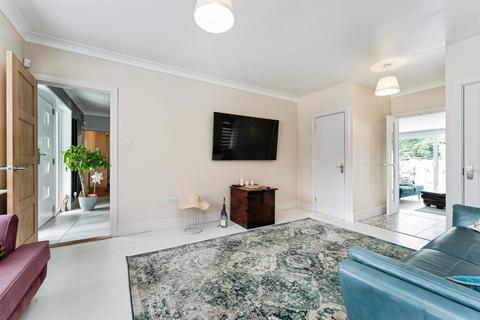 undefined, Centre Drive, Newmarket