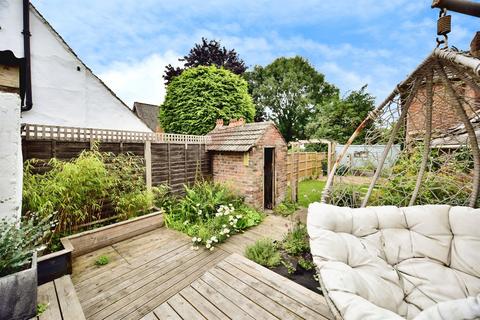 3 bedroom detached house for sale, Tonbridge Road, Wateringbury, Maidstone