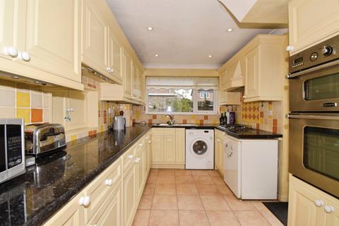 3 bedroom semi-detached house for sale, Trent Close, Oadby, Leicester