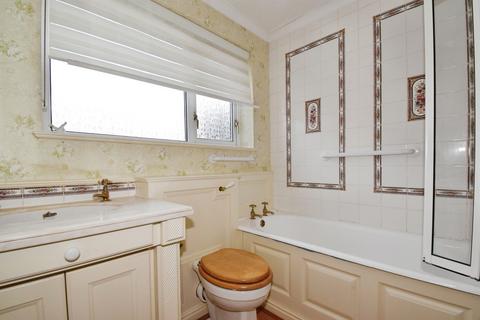 3 bedroom semi-detached house for sale, Trent Close, Oadby, Leicester