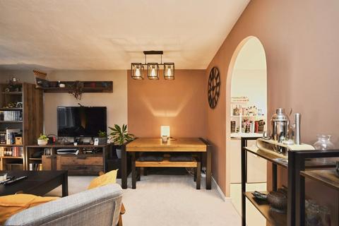 2 bedroom apartment for sale, Anglian Close, Watford