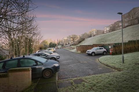 2 bedroom flat for sale, Lingfield Close, High Wycombe