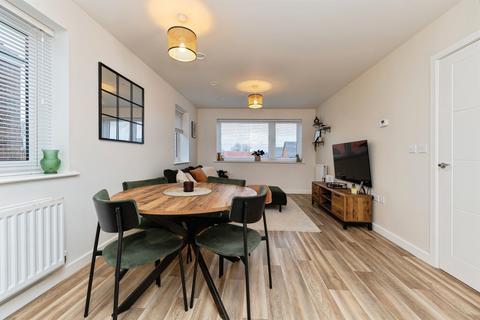 2 bedroom flat for sale, Blossom Drive, Welwyn Garden City