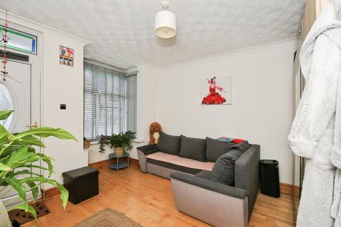 3 bedroom semi-detached house for sale, Taverners Road, Peterborough
