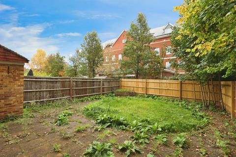 3 bedroom semi-detached house for sale, Willow Way, High Wycombe