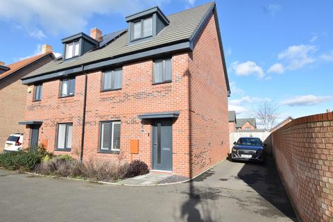 4 bedroom semi-detached house for sale, Briggington Way, Leighton Buzzard