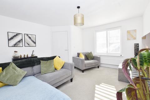 4 bedroom semi-detached house for sale, Briggington Way, Leighton Buzzard
