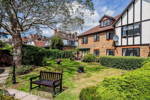 2 bedroom flat for sale, Monks Walk, Reigate
