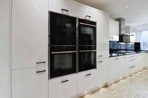 4 bedroom detached house for sale, Dempsey Drive, Rothwell, Kettering