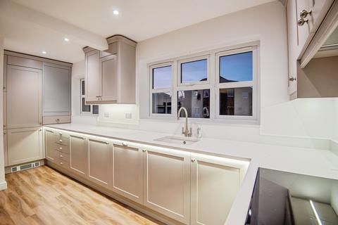 4 bedroom detached house for sale, Castle Keep, Hibaldstow, Brigg