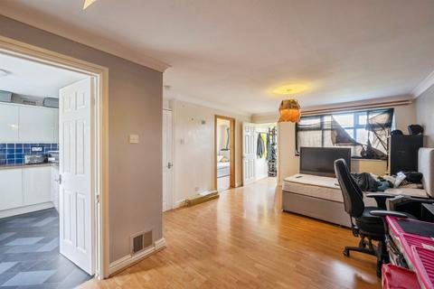 3 bedroom semi-detached house for sale, Huntingdon Crescent, Burton-Upon-Stather, Scunthorpe