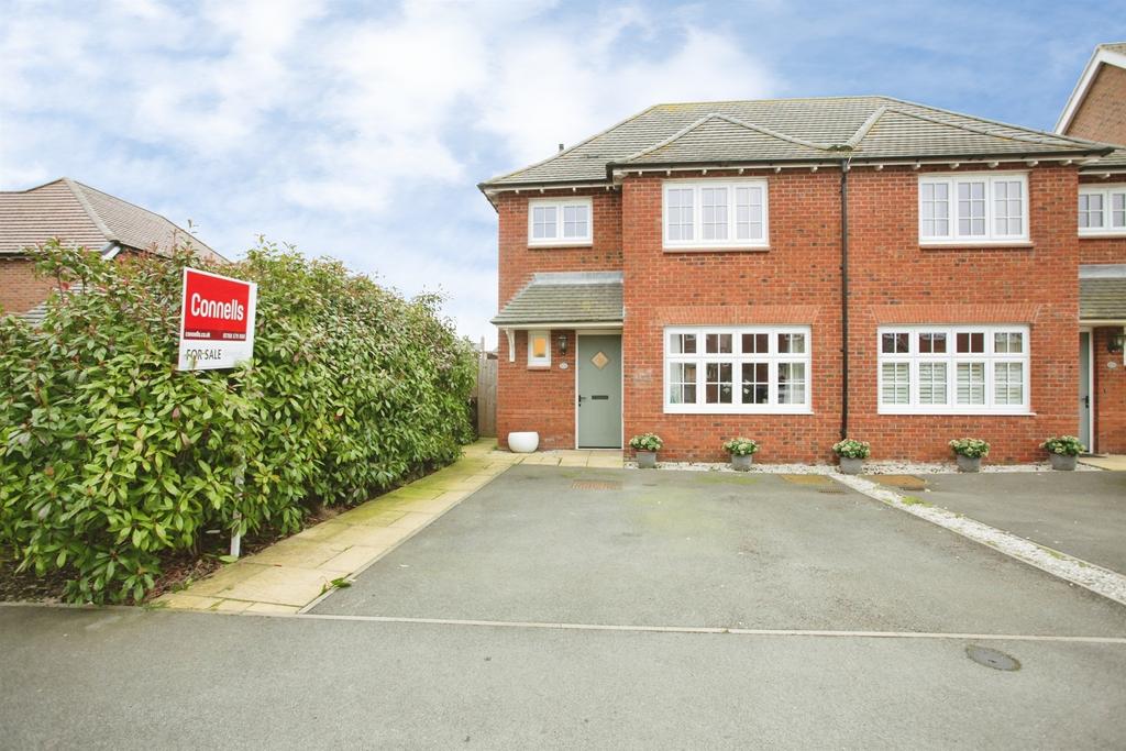 3 bedroom semi-detached house for sale