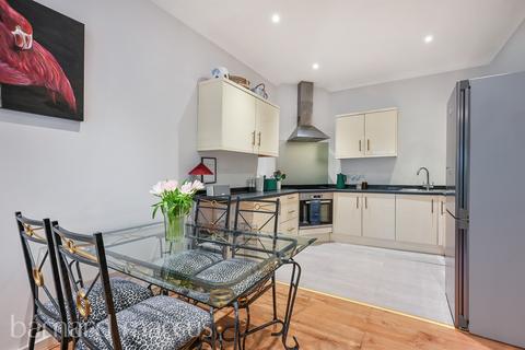 2 bedroom flat for sale, Princes Way, London