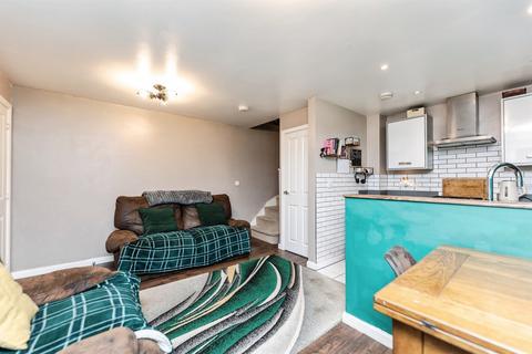 undefined, Elston Avenue, Selby