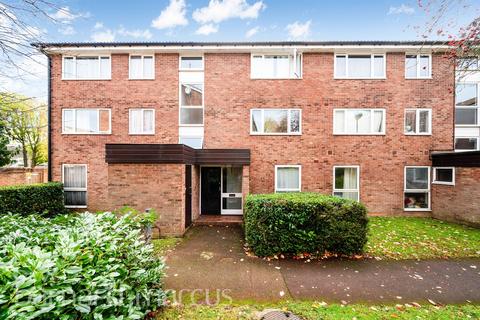 Pixton Way, Croydon