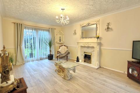 3 bedroom detached house for sale, Bramble Grove, Stamford
