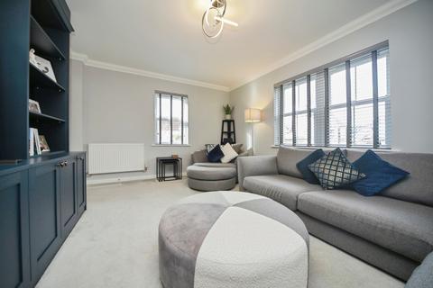 4 bedroom detached house for sale, Redwing Drive, Stowmarket
