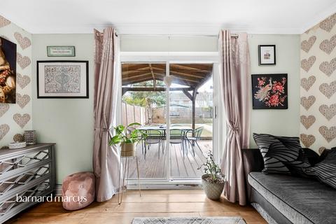 undefined, Bankside Drive, Thames Ditton