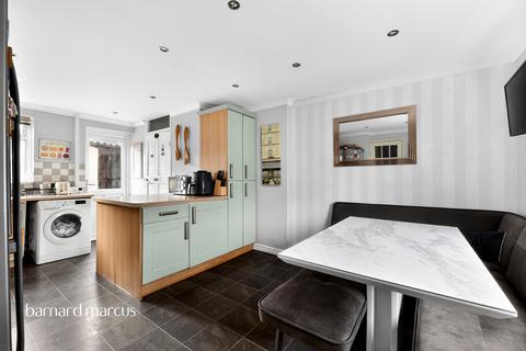 undefined, Bankside Drive, Thames Ditton