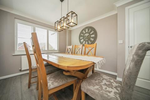 5 bedroom detached house for sale, Wagtail Drive, STOWMARKET