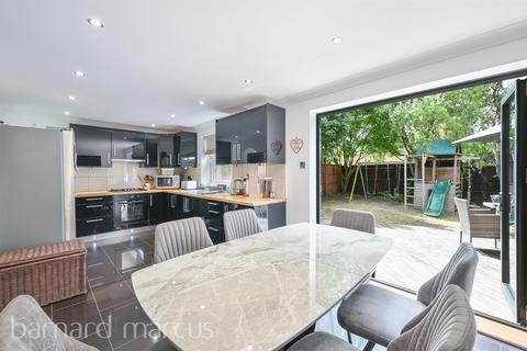 undefined, Lofthouse Place, Chessington