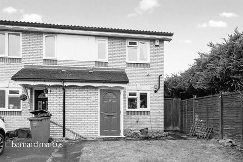 Chelmsford Close, Sutton