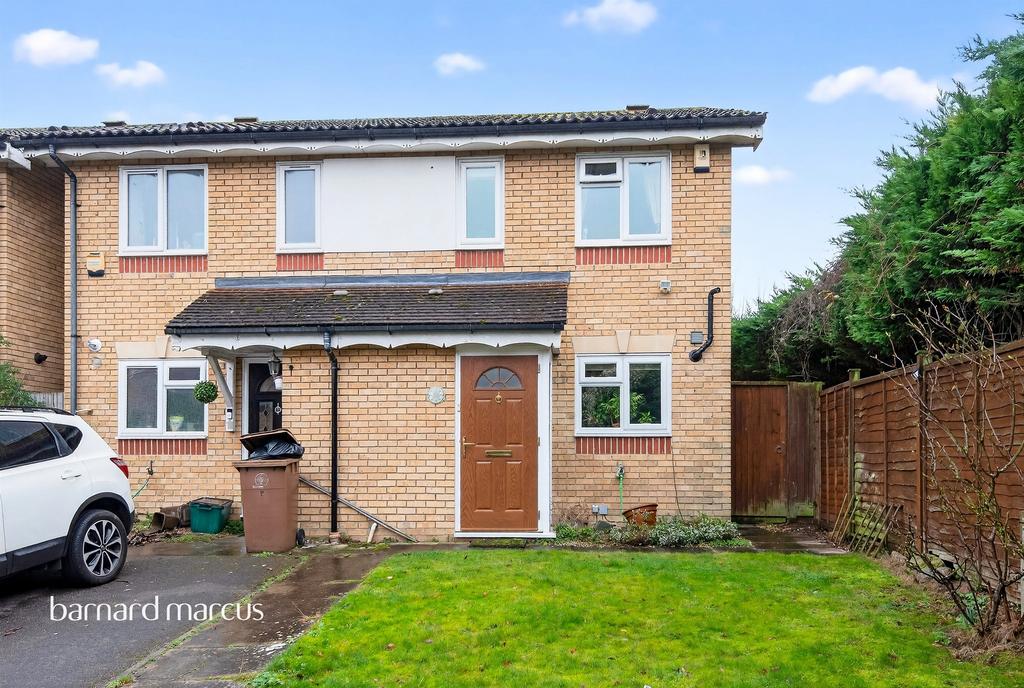 Detached house exterior, garden