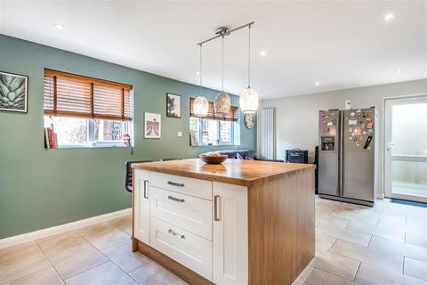 undefined, Thorntree Drive, Tring