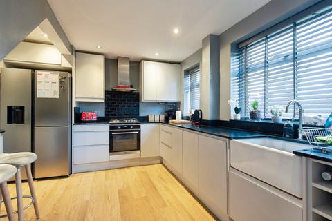3 bedroom terraced house for sale, Edison Road, Stevenage
