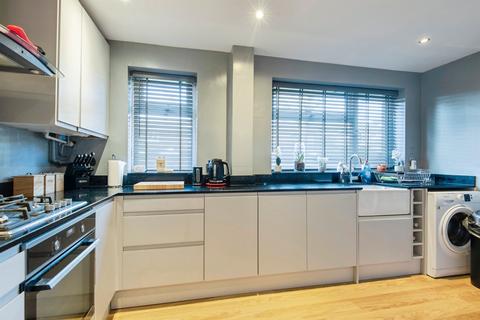 3 bedroom terraced house for sale, Edison Road, Stevenage
