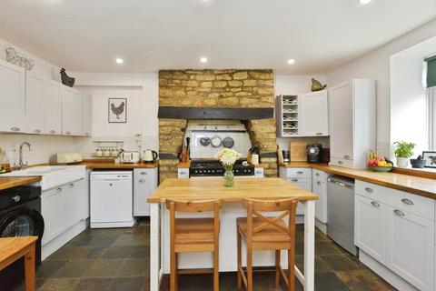 6 bedroom detached house for sale, High Street, Hanslope, MILTON KEYNES