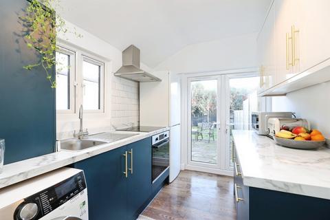 3 bedroom terraced house for sale, Estcourt Road, Watford