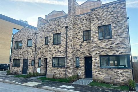 3 bedroom end of terrace house for sale, Trent Lane, Nottingham