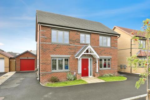 4 bedroom detached house for sale, Foxglove Place, Carlton-In-Lindrick, Worksop