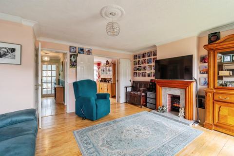 4 bedroom end of terrace house for sale, Waverley Close, Frome