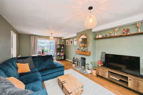 3 bedroom semi-detached house for sale, Thistle Grove, Welwyn Garden City