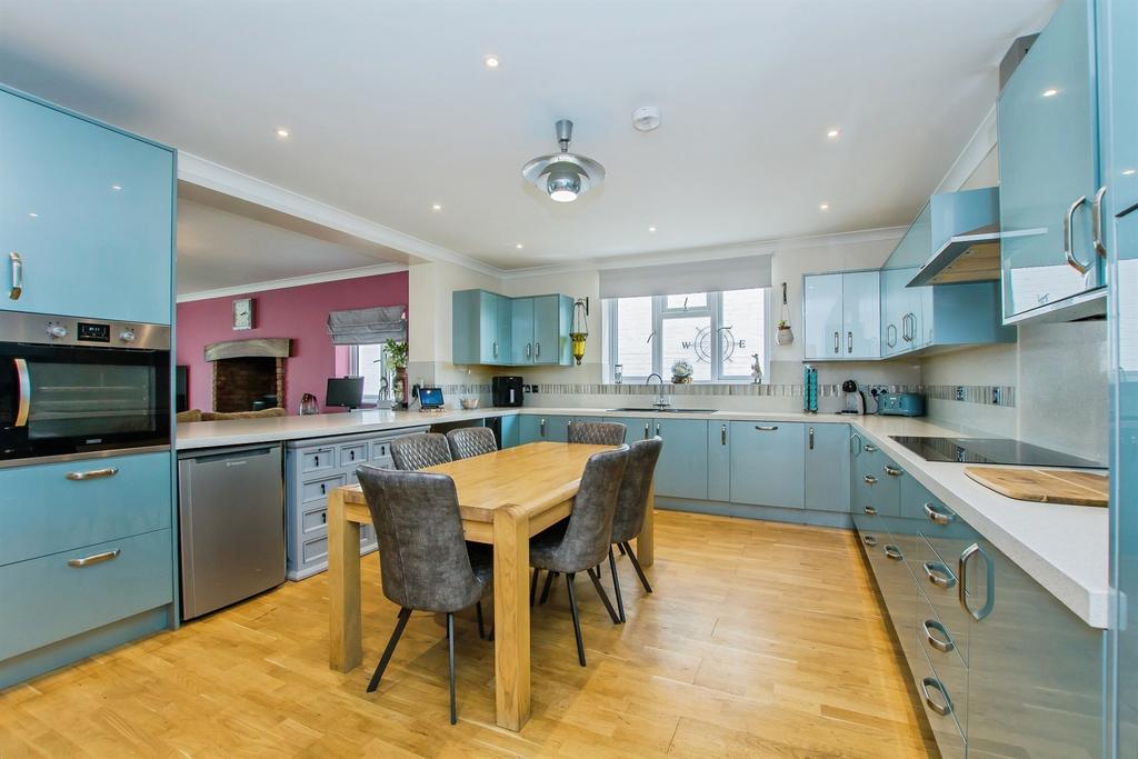 Kitchen / Diner