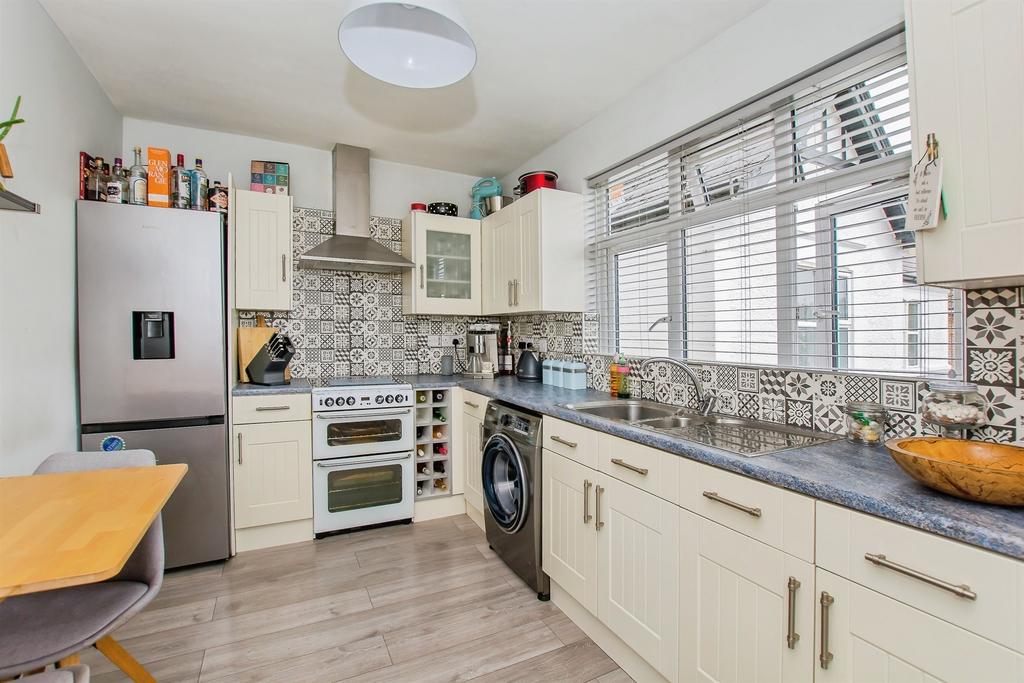 Kitchen / Breakfast Room