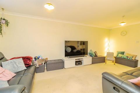 3 bedroom terraced house for sale, Quince Close, Walnut Tree, Milton Keynes