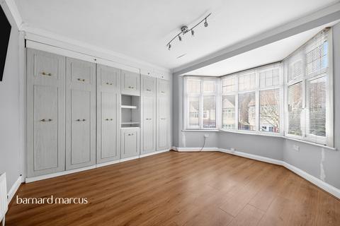 4 bedroom semi-detached house for sale, Pollard Road, London