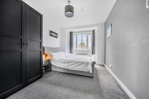 2 bedroom flat for sale, Lyonsdown Road, Barnet